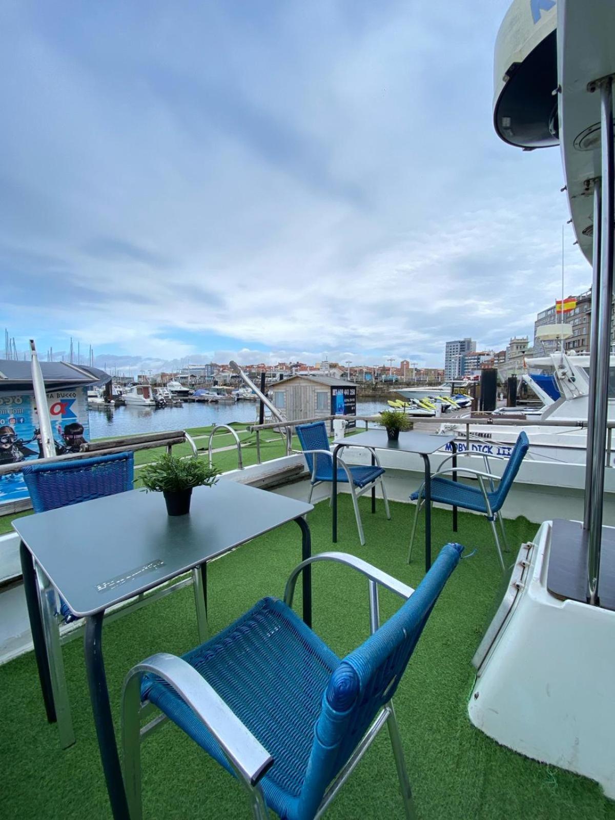 Experiencia En El Mar Gijon C Hotel ภายนอก รูปภาพ